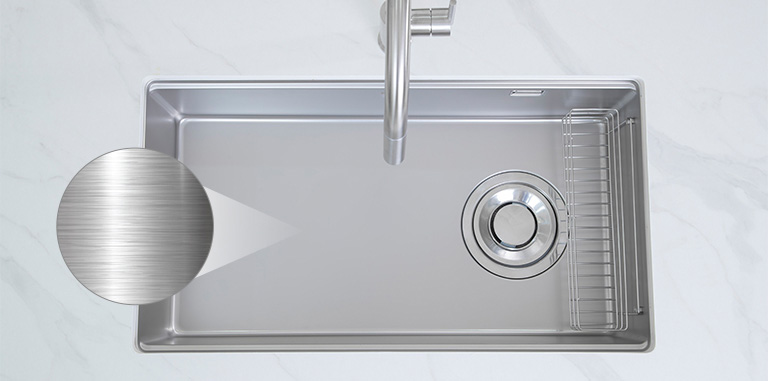 Bề mặt SATIN trơn của chậu rửa bát Kluger KY8045ST Plus nhập khẩu Bề mặt SATIN trơn của chậu rửa bát Kluger KY8045ST Plus nhập khẩu